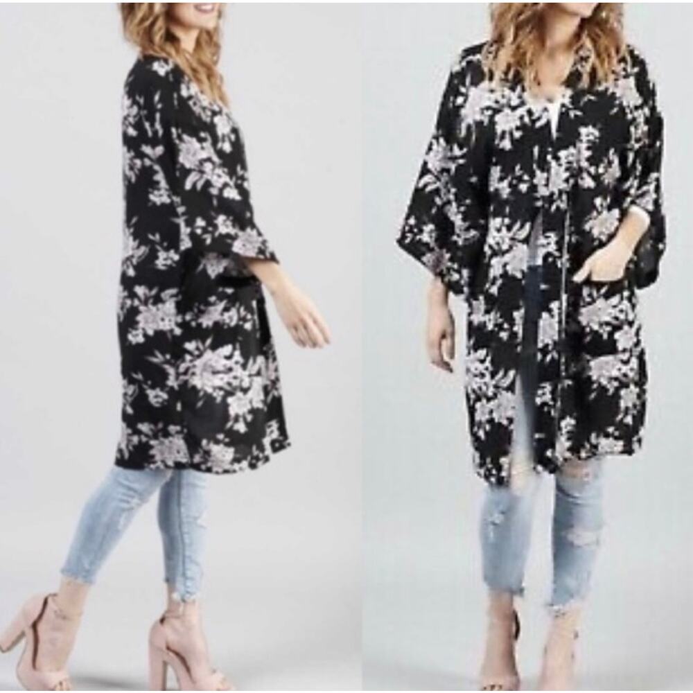 Spiritual Gangster Maya Floral Kimono Black White Floral Print Kimono‎ One Size